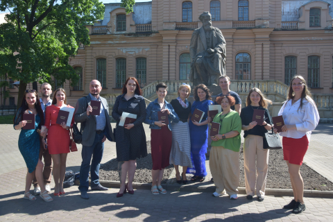 В Санкт-Петербурге выпускникам программы профессиональной переподготовки вручили дипломы