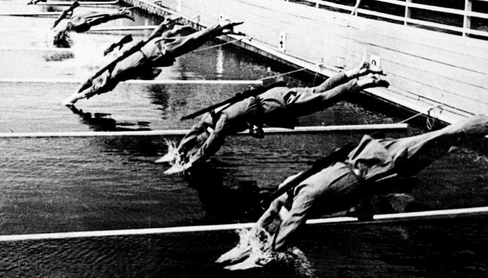 Героизм советских мастеров плавания 