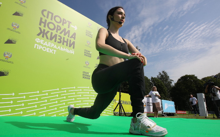 Первый канал – о зарядке Евгении Медведевой и проекте «Спорт-норма жизни»