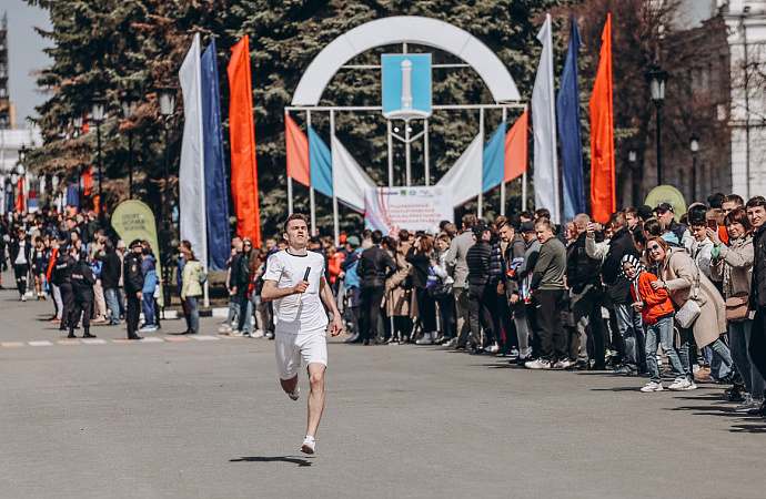 Традиционная легкоатлетическая эстафета в Ульяновске прошла при поддержке проекта «Спорт — норма жизни»